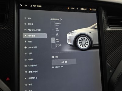 2018 Tesla MODEL X — миниатюра 26