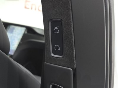 2018 Tesla MODEL X — миниатюра 29