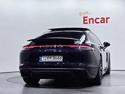 PORSCHE PANAMERA - 3
