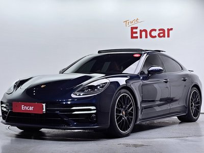 PORSCHE PANAMERA - 1