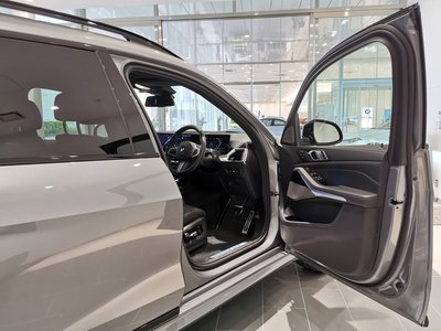 صورة مصغرة 30 لـ 2025 BMW X7