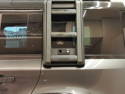 LAND ROVER DEFENDER - 5