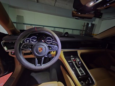 PORSCHE PANAMERA - 8