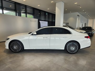 MERCEDES-BENZ E-CLASS - 8