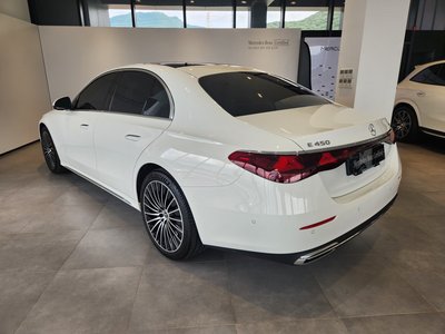 MERCEDES-BENZ E-CLASS - 2