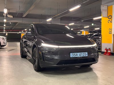TESLA MODEL Y - 1