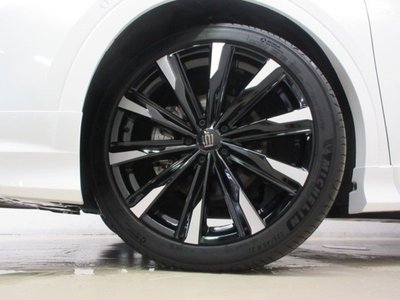 2025 Toyota CROWN CROSSOVER photo 8