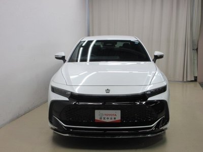 2025 Toyota CROWN CROSSOVER photo 3