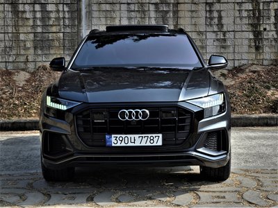 AUDI Q8 - 2