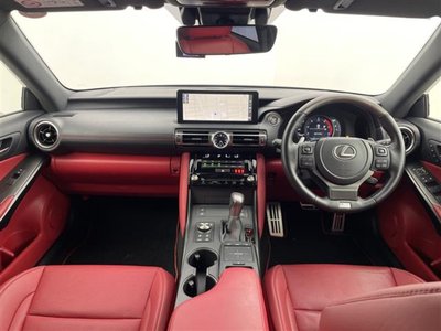صورة مصغرة 3 لـ 2021 Lexus IS