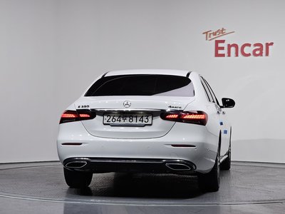 MERCEDES-BENZ E-CLASS - 4