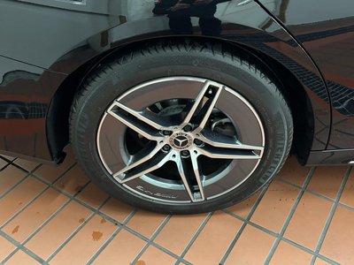 MERCEDES-BENZ E-CLASS - 7