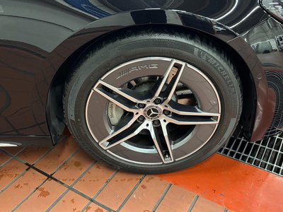 MERCEDES-BENZ E-CLASS - 4