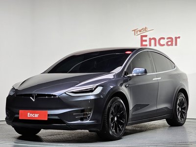 TESLA MODEL X - 1
