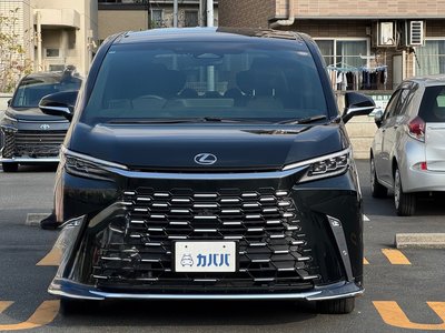 LEXUS LM - 2