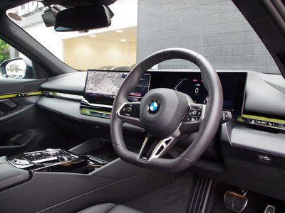صورة مصغرة 31 لـ 2024 BMW 5 SERIES TOURING
