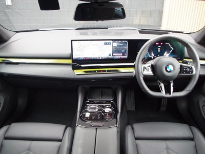 2024 BMW 5 SERIES TOURING photo 5