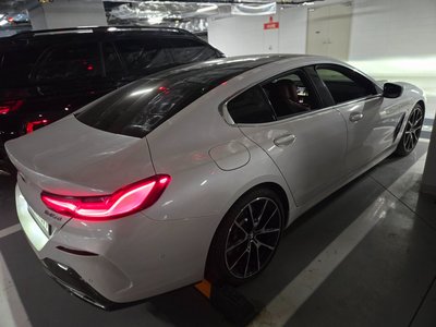 BMW 8 SERIES - 2