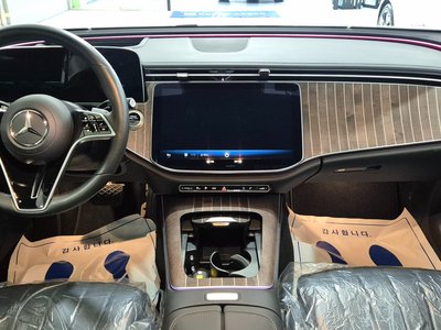 MERCEDES-BENZ E-CLASS - 5