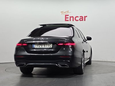 MERCEDES-BENZ E-CLASS - 4