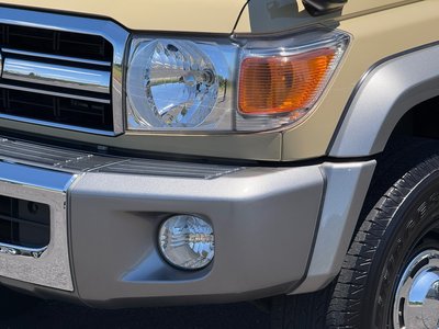 2015 Toyota LAND CRUISER 70 thumbnail 15