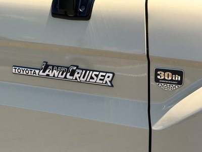2015 Toyota LAND CRUISER 70 thumbnail 49