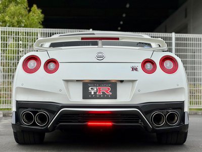 NISSAN GT-R - 5