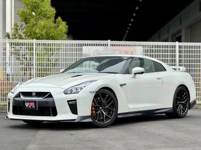 NISSAN GT-R - 1
