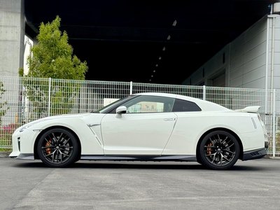 NISSAN GT-R - 7
