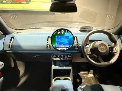 MINI MINI COUNTRYMAN - 8