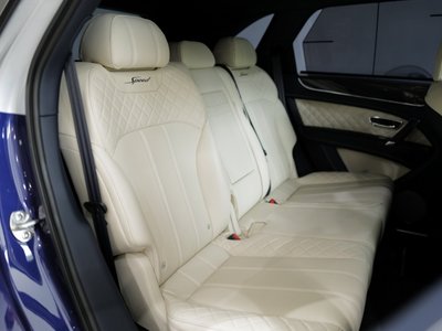 BENTLEY BENTAYGA - 7