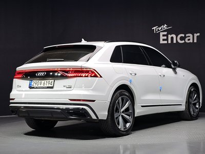 2021 AUDI Q8 photo 3
