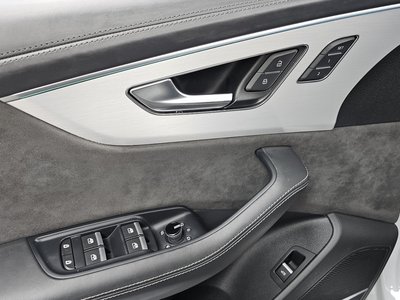 صورة مصغرة 30 لـ 2021 AUDI Q8