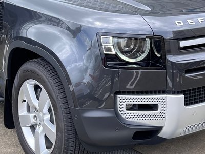 LAND ROVER DEFENDER - 10