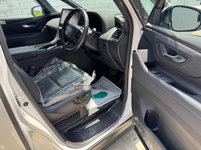 2024 Toyota ALPHARD — миниатюра 29