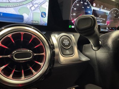 2025 Mercedes-BENZ GLB — миниатюра 24
