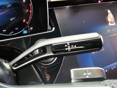 MERCEDES-BENZ E-CLASS - 9