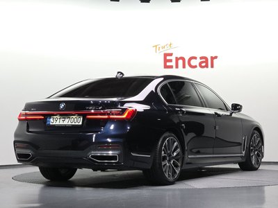 صورة 4 لـ 2021 BMW 7 SERIES