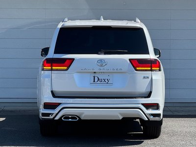 TOYOTA LAND CRUISER 300 - 7