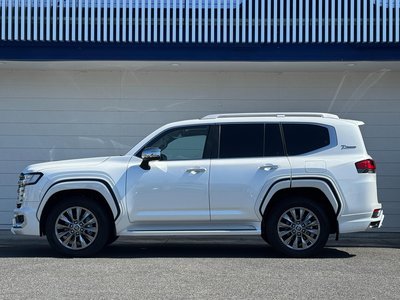 TOYOTA LAND CRUISER 300 - 8