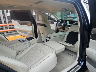 صورة 5 لـ 2022 Genesis G90 (RS4)