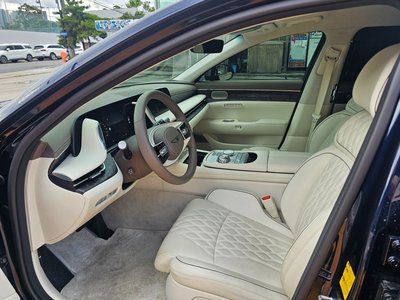 صورة 8 لـ 2022 Genesis G90 (RS4)