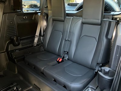 LAND ROVER DEFENDER - 4