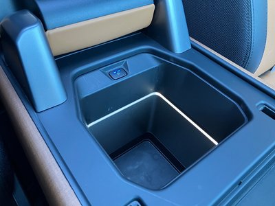 LAND ROVER DEFENDER - 9