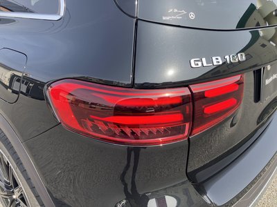 MERCEDES-BENZ GLB - 10