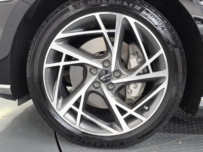 2022 Genesis G90 (RS4) photo 6