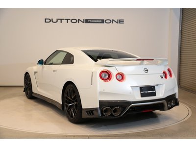 NISSAN GT-R - 10