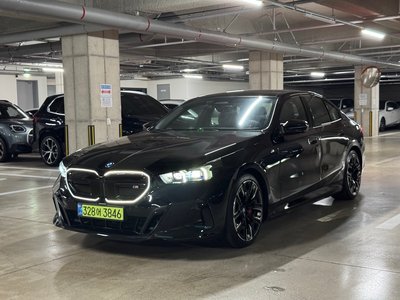 2025 BMW I5 — фото 1