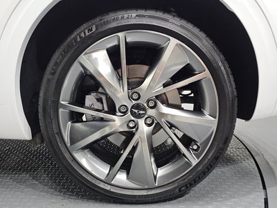 صورة 8 لـ 2025 Genesis GV70