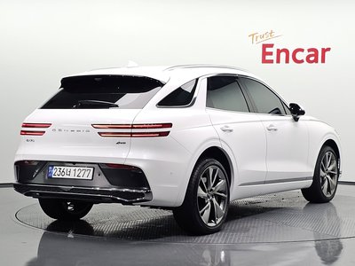 صورة 3 لـ 2025 Genesis GV70